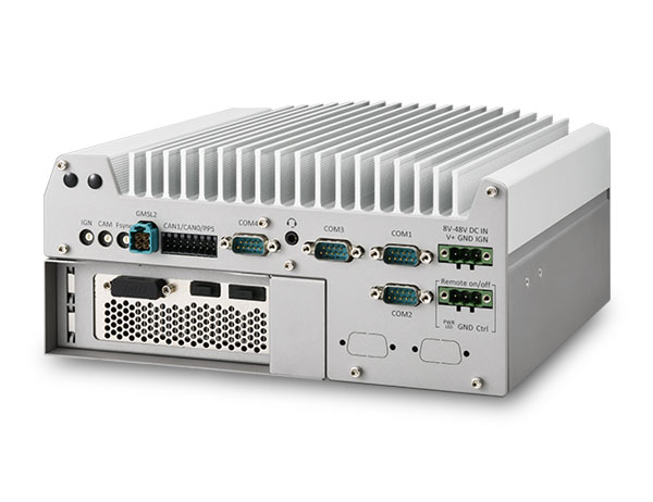 Neousys Nuvo-9154GC Rückseite — GMSL2-Mini-FAKRA-Anschluss, CAN/PPS, COM-Ports und 8-48V-DC-Eingang mit Zündungssteuerung